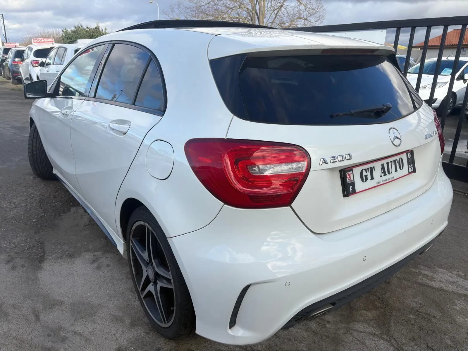 MERCEDES BENZ CLASSE A 200 PACK AMG (W176) 2.2 CDI 136 7G-DCT-Palettes au volant - Vue 2