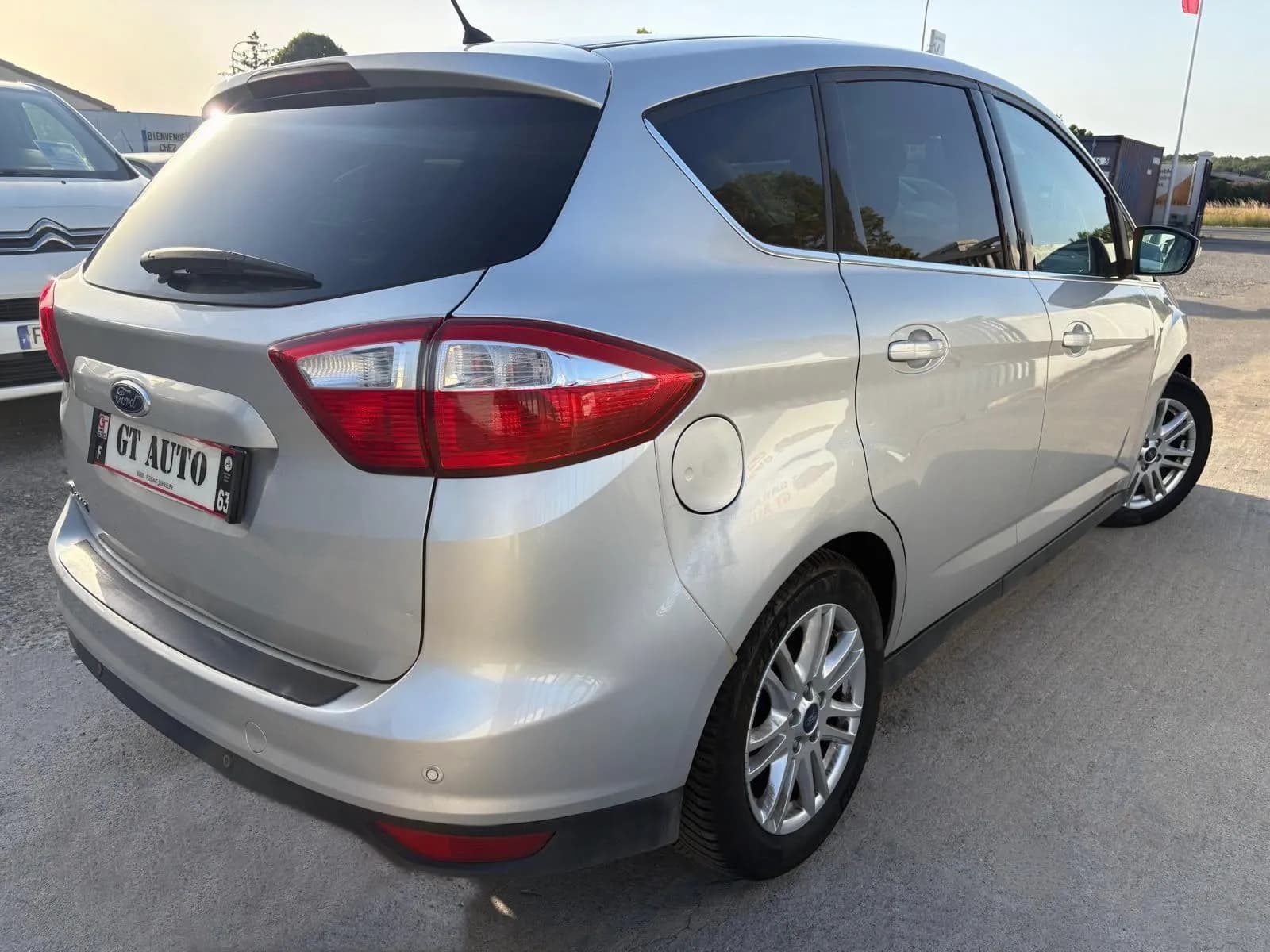 FORD C-MAX TITANIUM 1.6 TDCI 115 CH - 5 portes - Vue 4