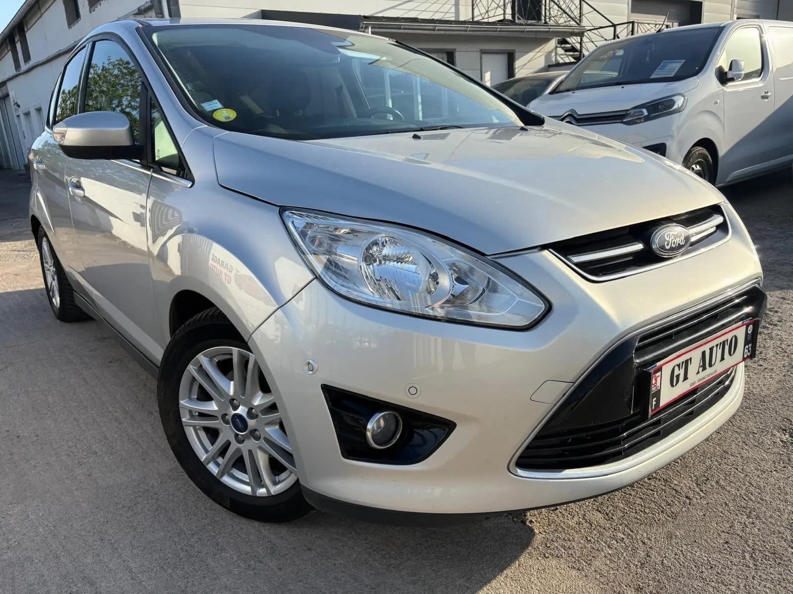 FORD C-MAX TITANIUM 1.6 TDCI 115 CH - 5 portes - Vue 5