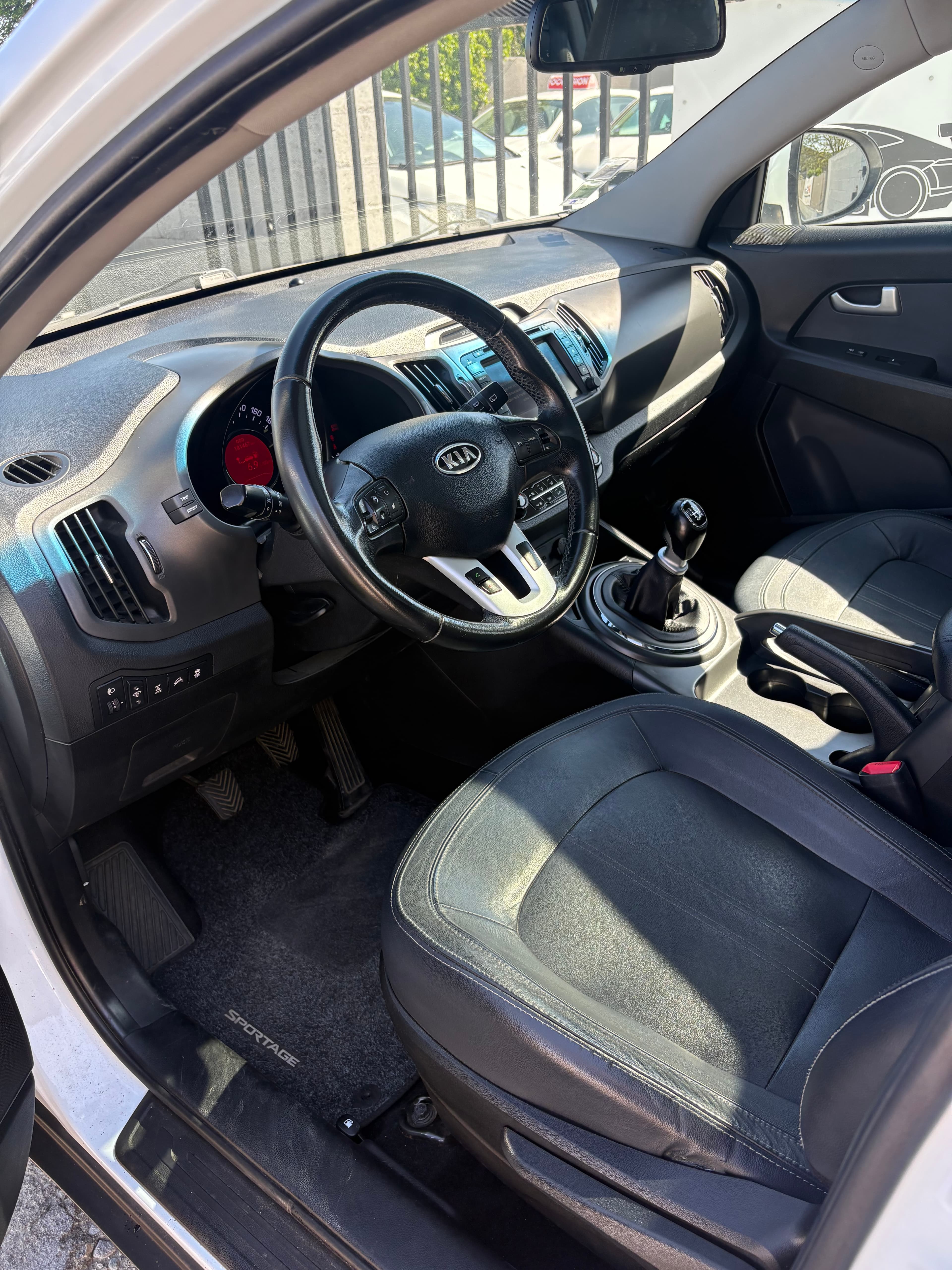 KIA SPORTAGE PREMIUM 2.0 CRDI 136 CH 4X4 - Vue 7