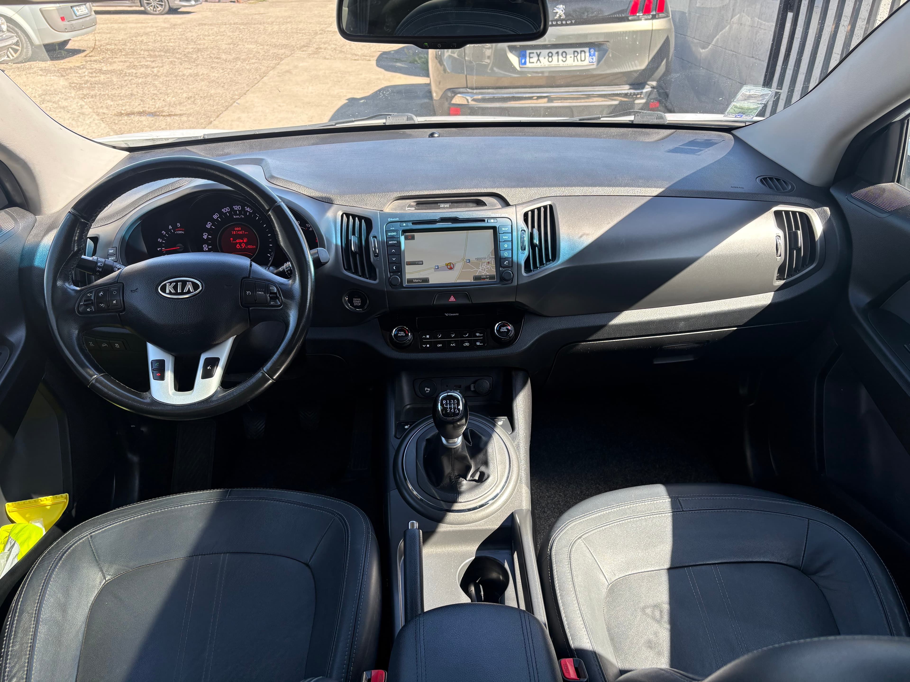 KIA SPORTAGE PREMIUM 2.0 CRDI 136 CH 4X4 - Vue 17