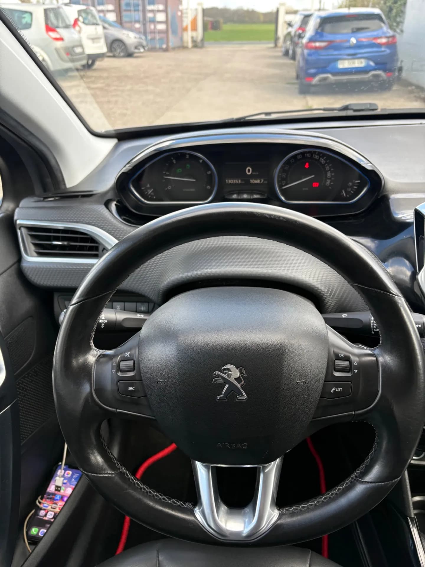 PEUGEOT 2008 ALLURE 1.6 BlueHDI 120 CH- 5 portes, GPS, Start & Stop, Radar de recul - Vue 8