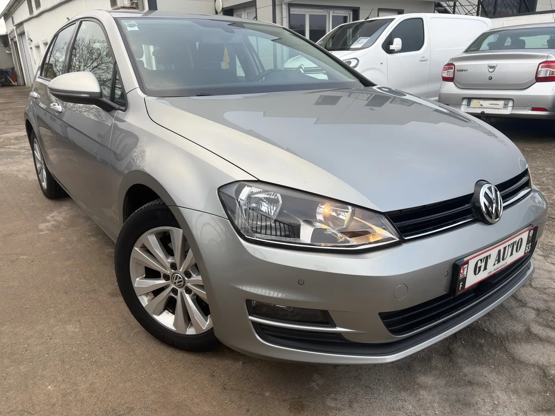 VOLKSWAGEN GOLF 7 BLUEMOTION TECHNOLOGY 1.6 TDI 105ch, Distribution neuve, radar 360°, GPS - Vue 5