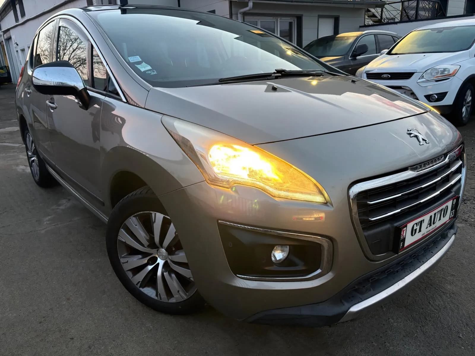 PEUGEOT 3008 1.6 BlueHDI 120 CH ALLURE S&S - Vue 5