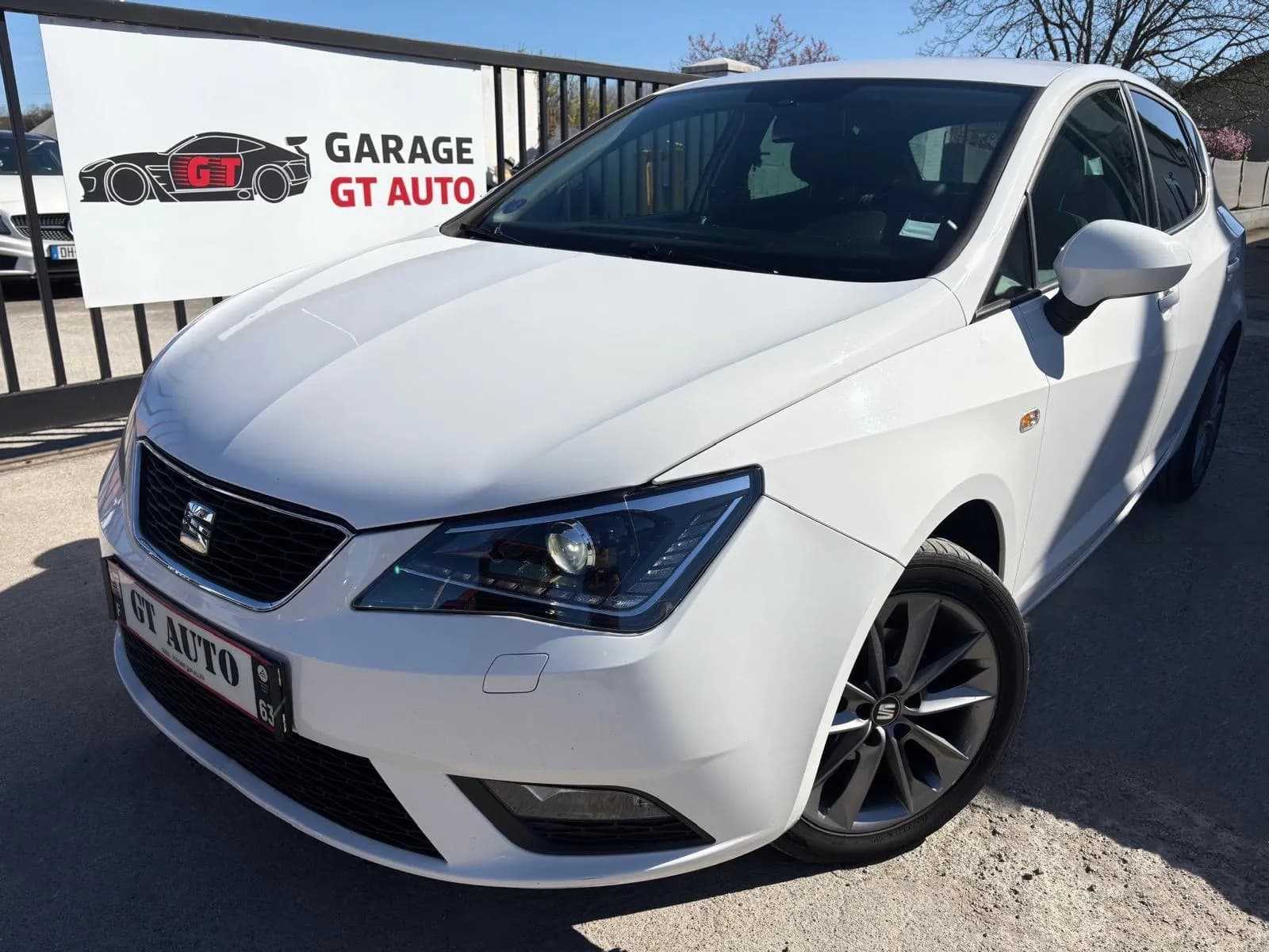 2015 SEAT IBIZA ITECH 1.2 TSI 105 CH - 5 Portes , GPS, radar de recul, regulateur de vitesse