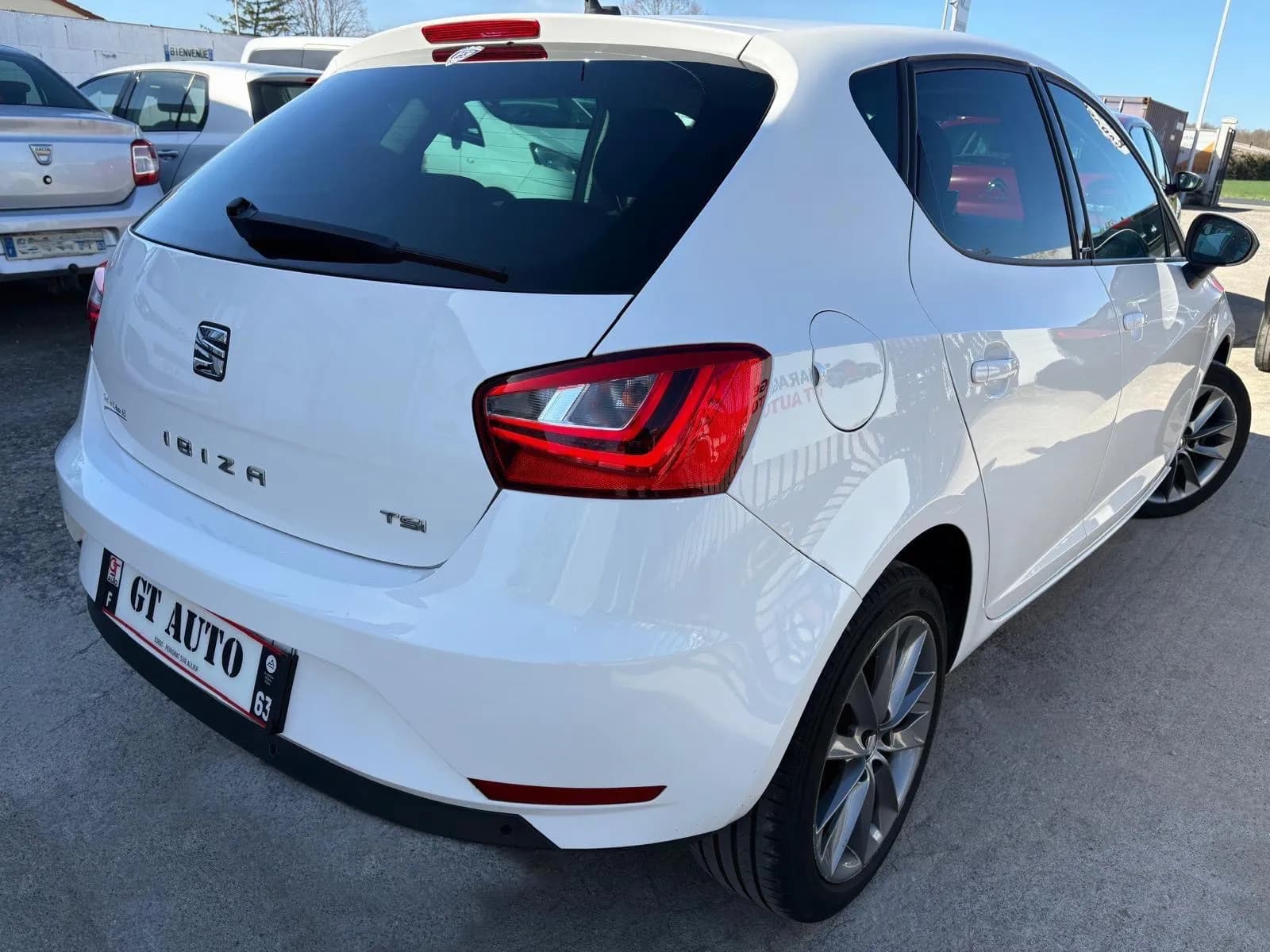 SEAT IBIZA ITECH 1.2 TSI 105 CH - 5 Portes , GPS, radar de recul, regulateur de vitesse - Vue 5