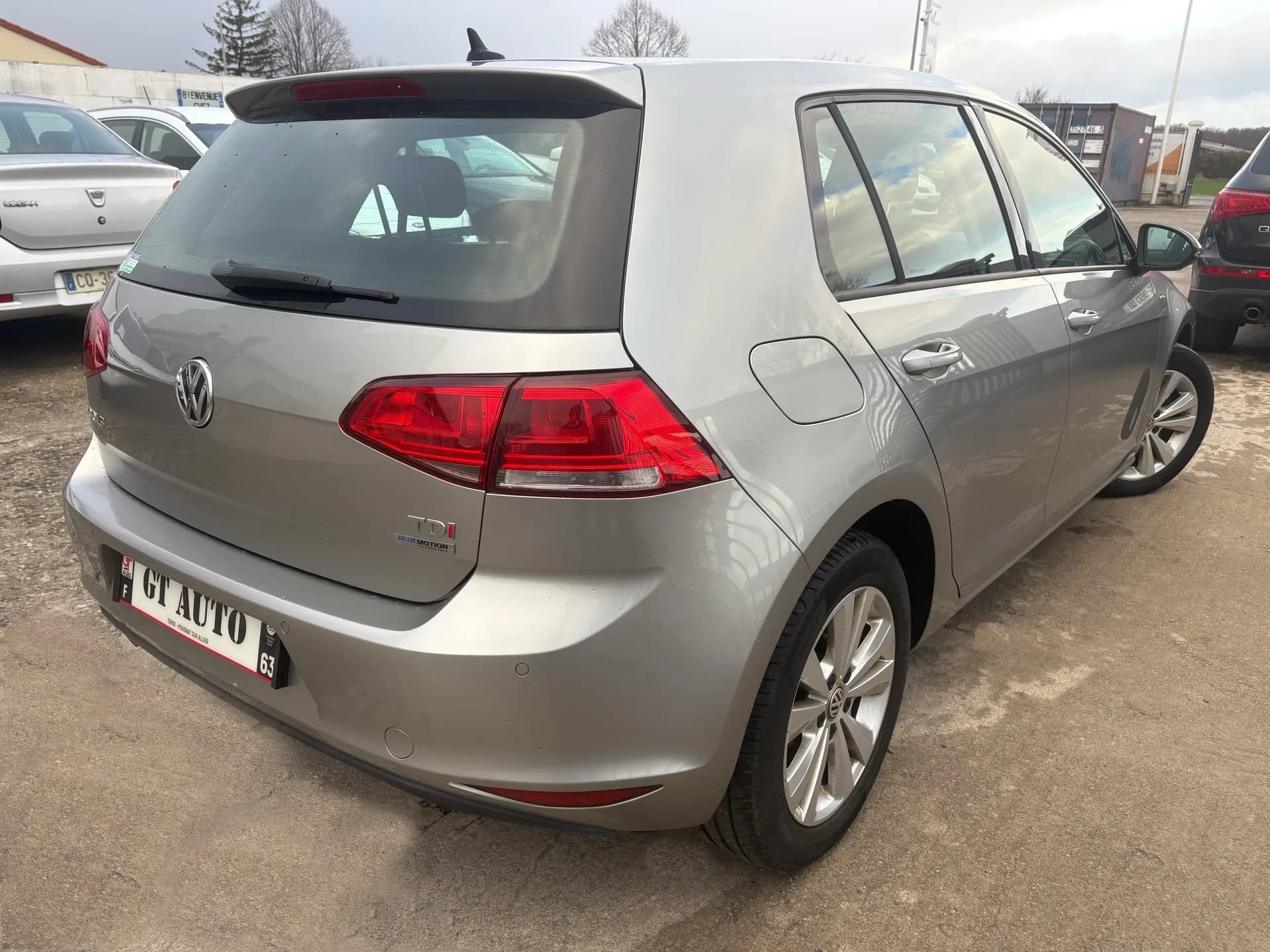 VOLKSWAGEN GOLF 7 BLUEMOTION TECHNOLOGY 1.6 TDI 105ch, Distribution neuve, radar 360°, GPS - Vue 4