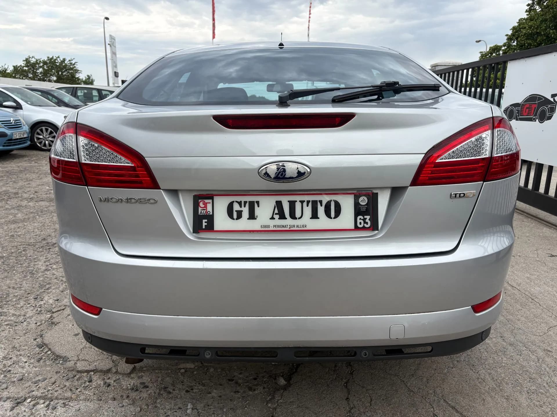 FORD MONDEO TITANIUM 2.0L TDCI 115 CH- 5 PORTES - Vue 3