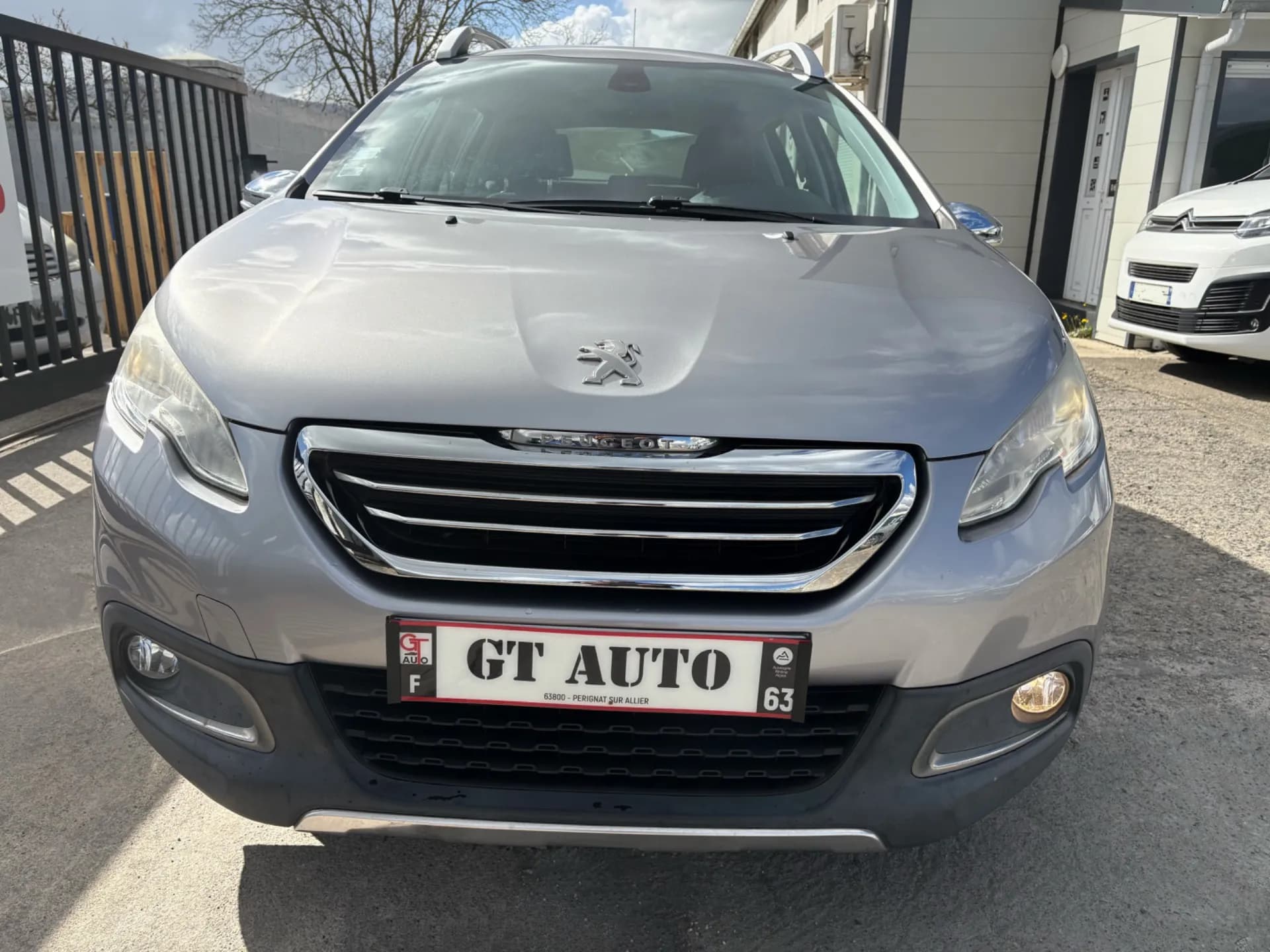 PEUGEOT 2008 ALLURE 1.6 BlueHDI 120 CH- 5 portes, GPS, Start & Stop, Radar de recul - Vue 6