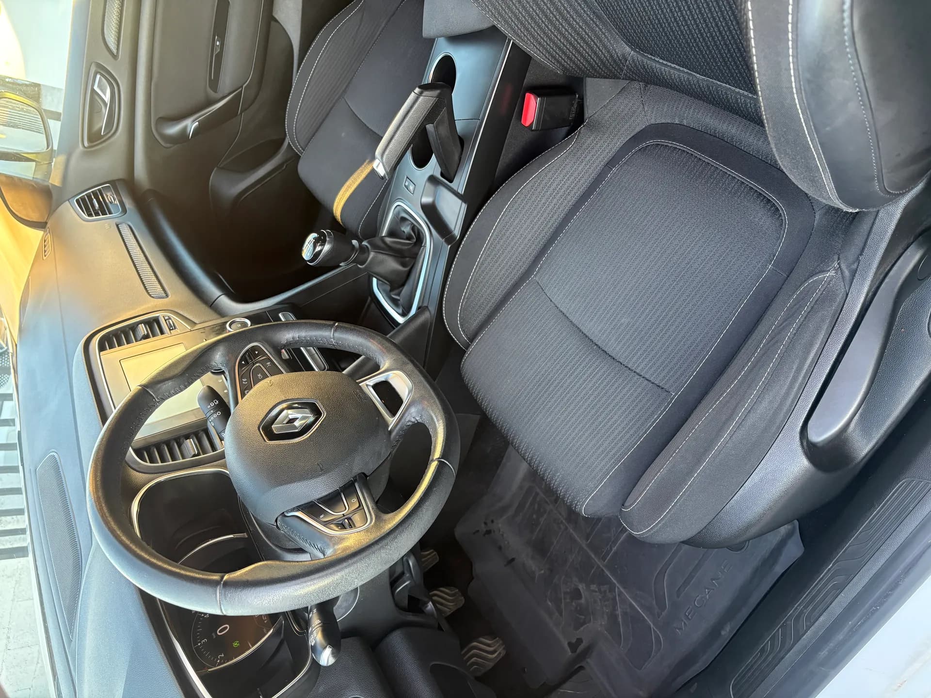 RENAULT MEGANE IV IV 1.5 DCI 110 ENERGY BUSINESS - GPS, APPLE CARPLAY, RADAR 360° - Vue 7