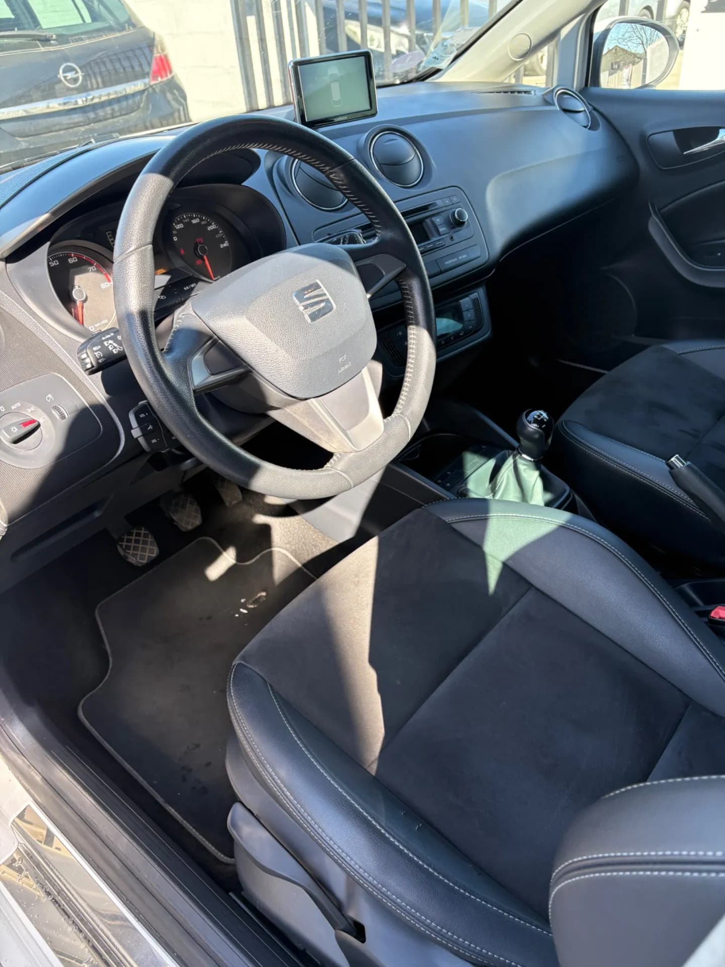 SEAT IBIZA ITECH 1.2 TSI 105 CH - 5 Portes , GPS, radar de recul, regulateur de vitesse - Vue 8