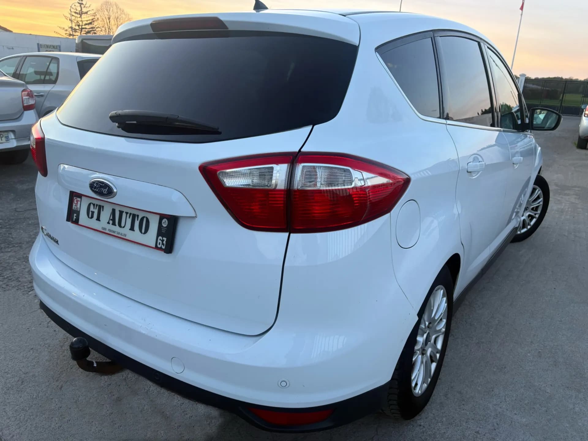 FORD C-MAX TITANIUM 1.6 TDCI 115 CH - 5 portes, GPS, Radar de recul - Vue 4