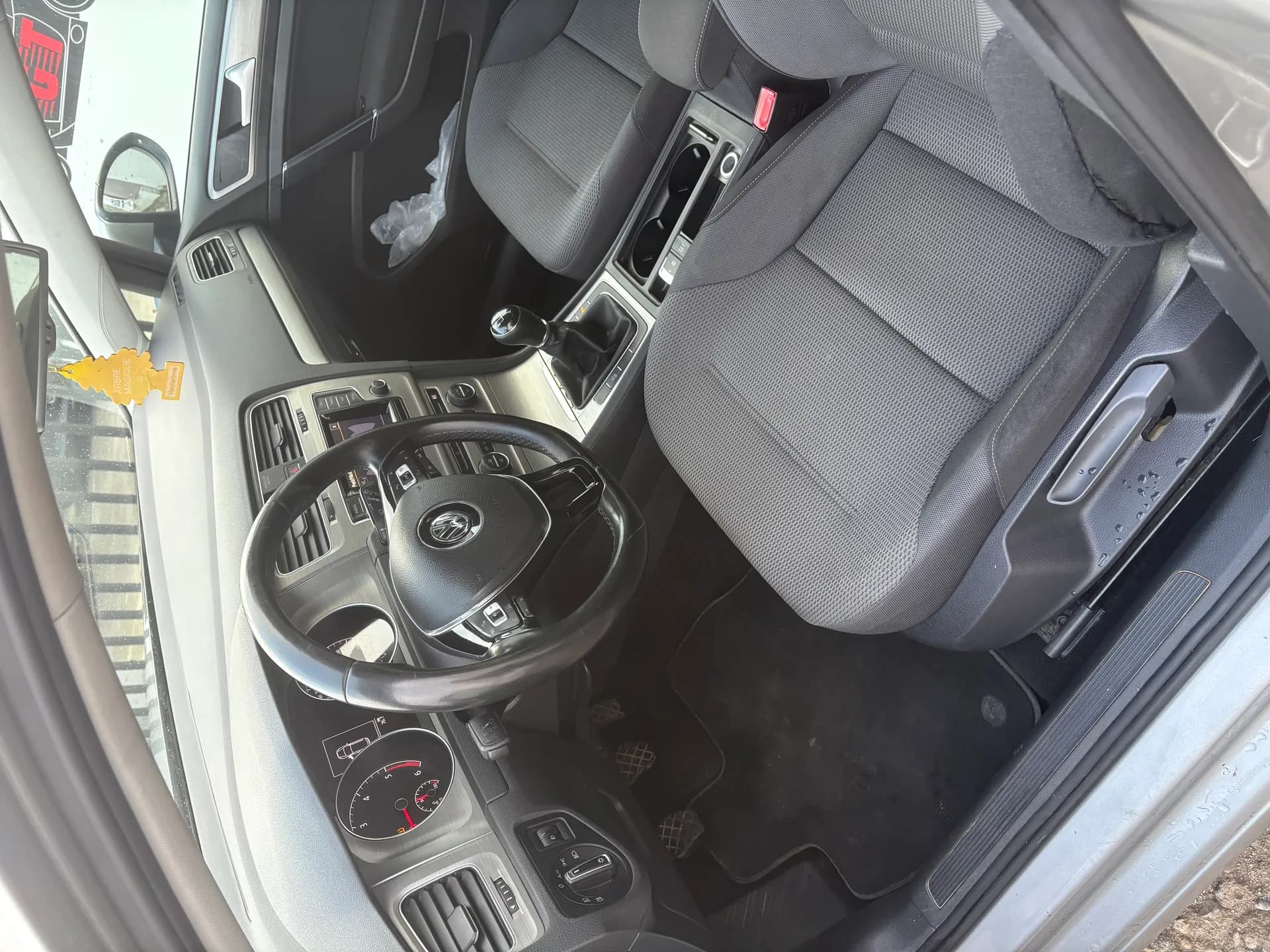 VOLKSWAGEN GOLF 7 BLUEMOTION TECHNOLOGY 1.6 TDI 105ch, Distribution neuve, radar 360°, GPS - Vue 7