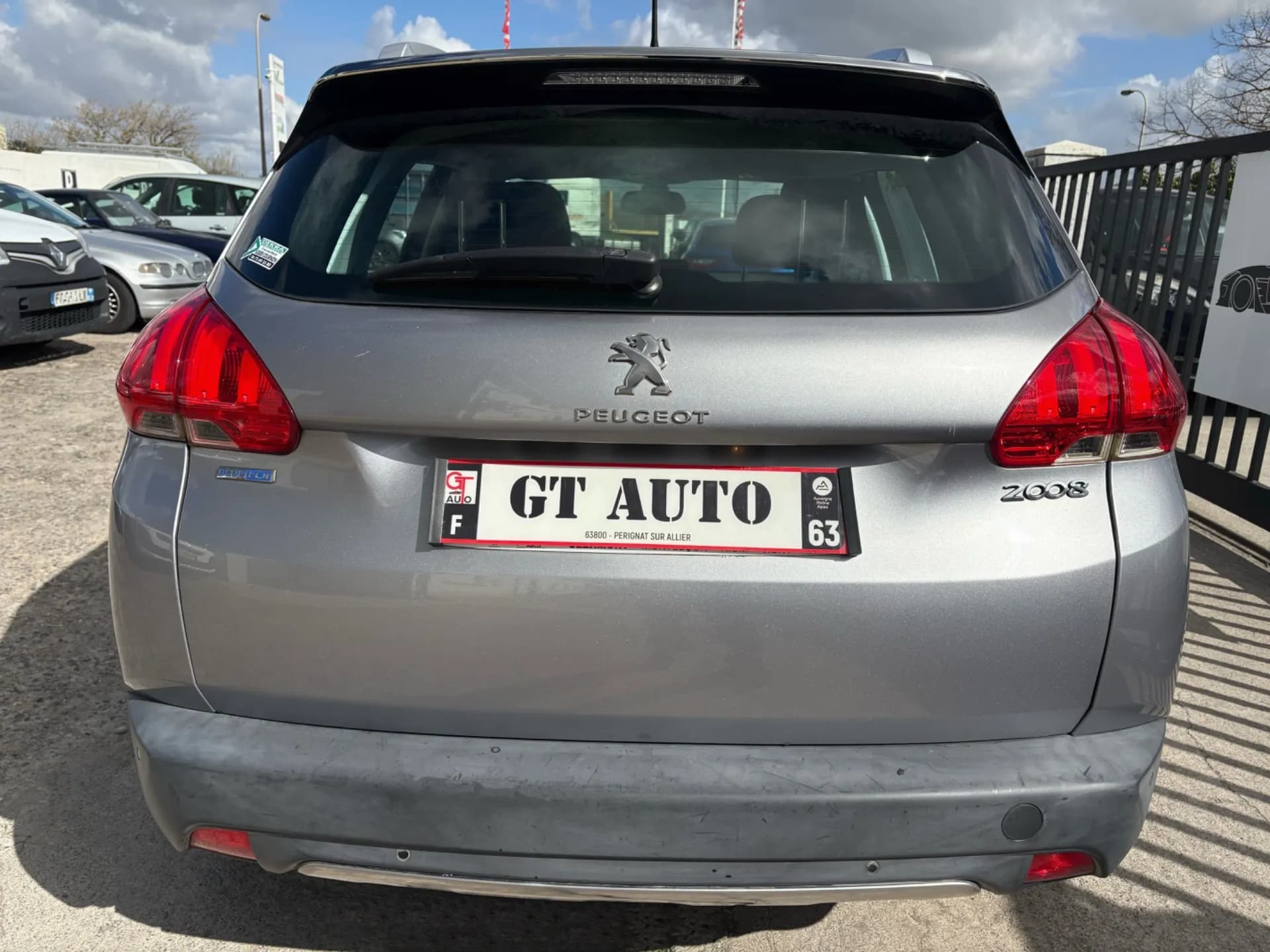 PEUGEOT 2008 ALLURE 1.6 BlueHDI 120 CH- 5 portes, GPS, Start & Stop, Radar de recul - Vue 3