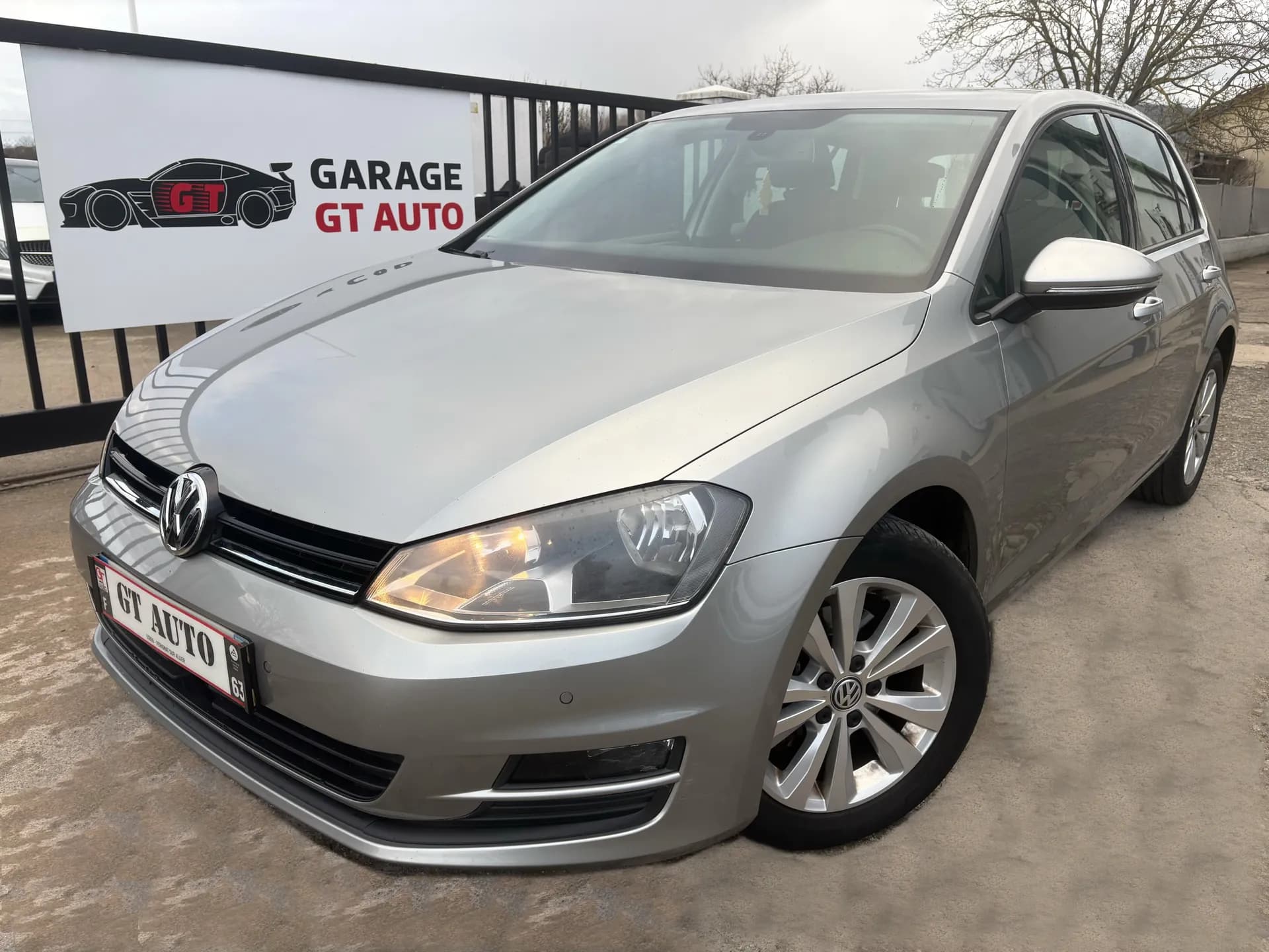 2014 VOLKSWAGEN GOLF 7 BLUEMOTION TECHNOLOGY 1.6 TDI 105ch, Distribution neuve, radar 360°, GPS