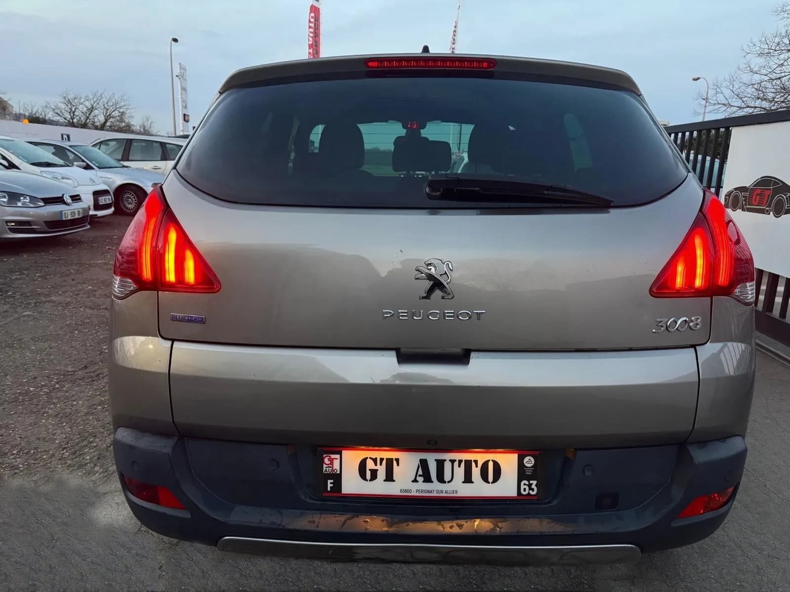 PEUGEOT 3008 1.6 BlueHDI 120 CH ALLURE S&S - Vue 3