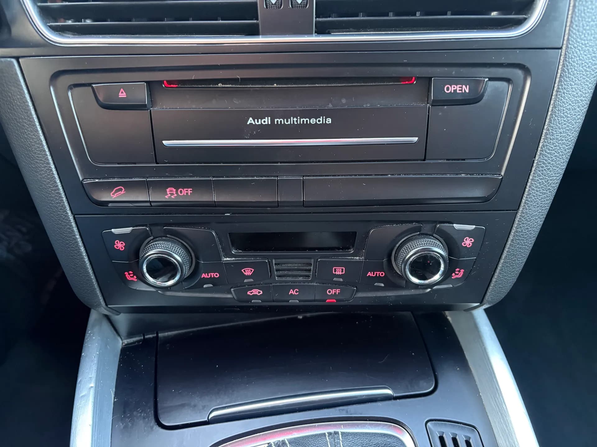 AUDI Q5 S-LINE 3.0L TDI 240 CH S-TRONIC 7 VITESSES, PALETTES AU VOLANT - Vue 15