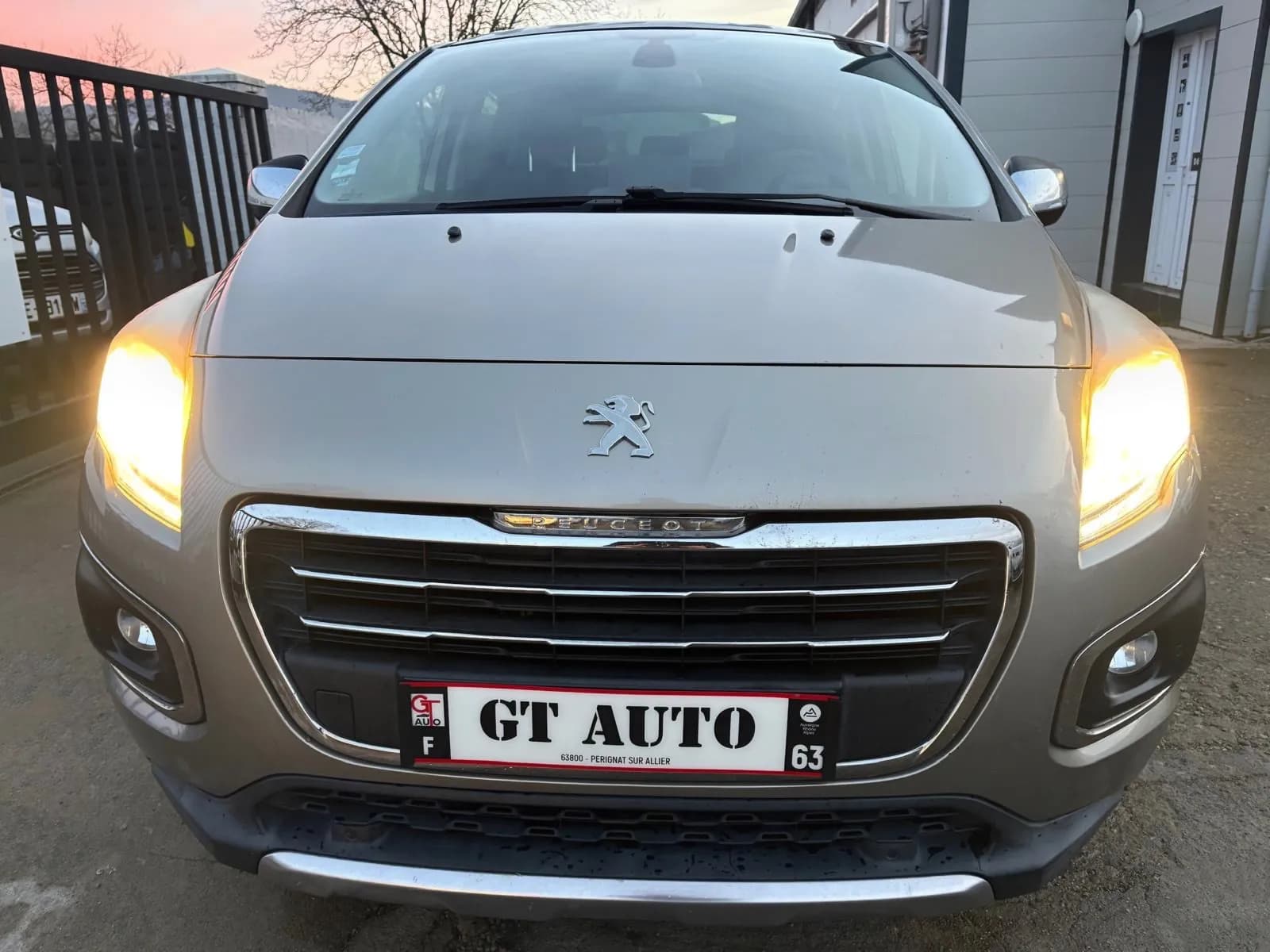 PEUGEOT 3008 1.6 BlueHDI 120 CH ALLURE S&S - Vue 6
