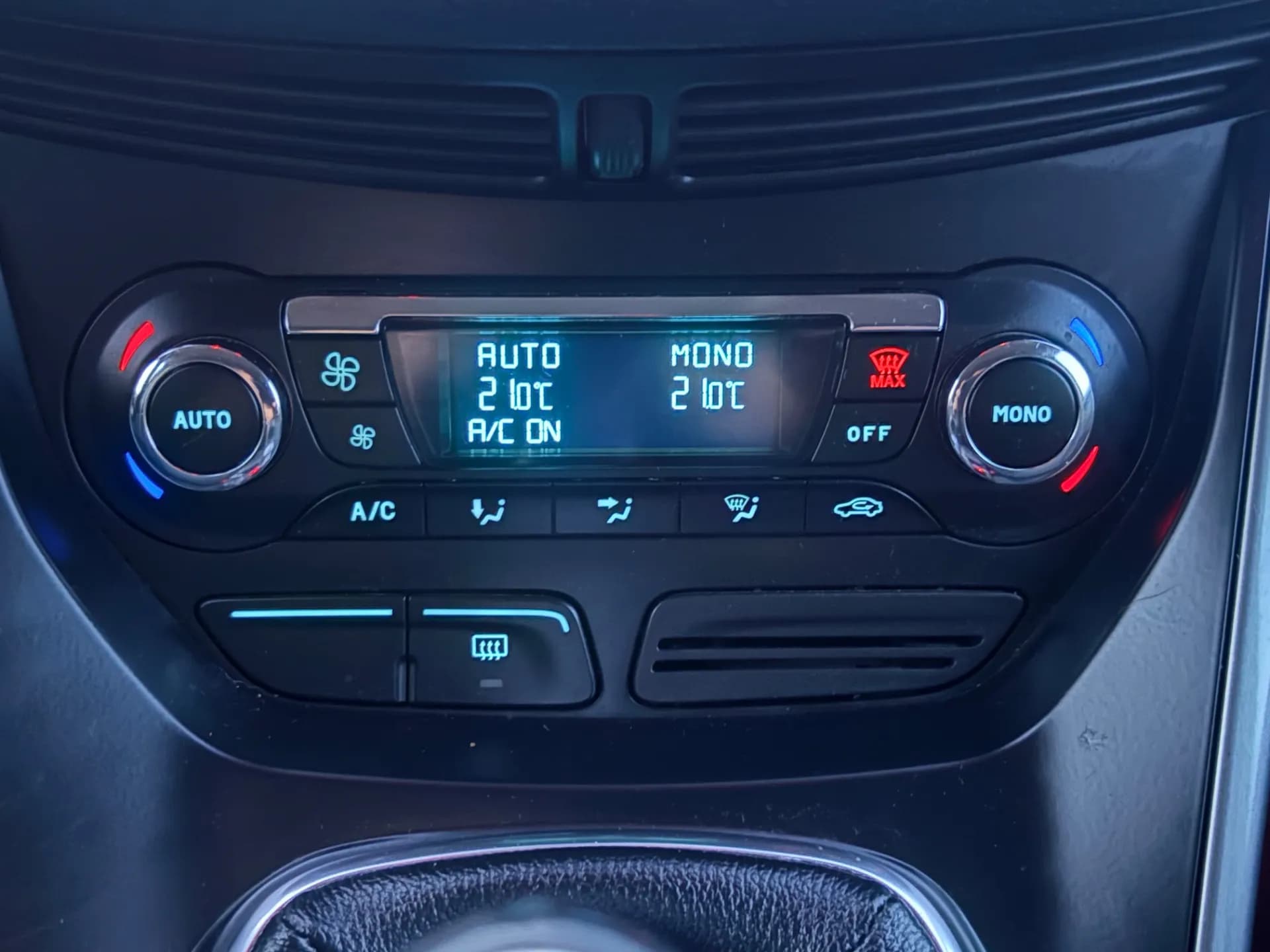 FORD C-MAX TITANIUM 1.6 TDCI 115 CH - 5 portes, GPS, Radar de recul - Vue 12