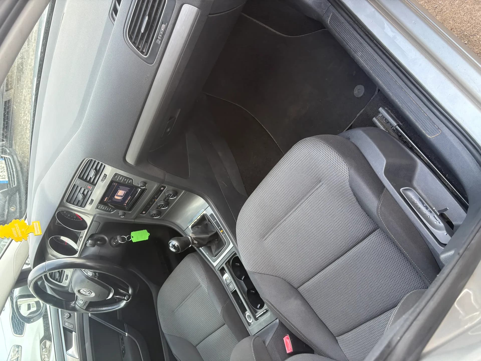 VOLKSWAGEN GOLF 7 BLUEMOTION TECHNOLOGY 1.6 TDI 105ch, Distribution neuve, radar 360°, GPS - Vue 14